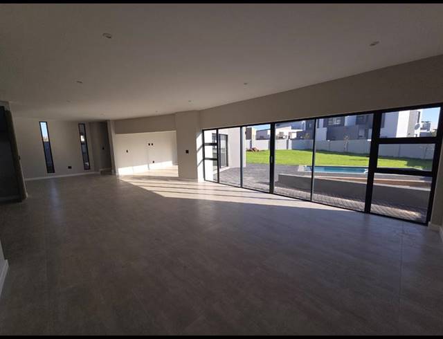 4 BEDROOM HOUSE FOR SALE IN MIDSTREAM HEIGHTS